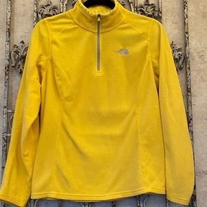 North Face Fleece 1/4 Zip Top!